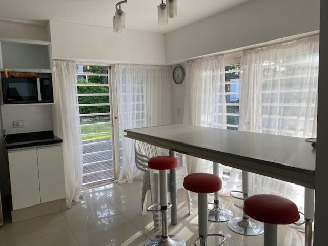 Casa Hasta 10 Personas Se Alquila Minimo 2 Noches S * Pinamar