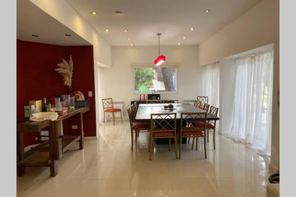 Casa Hasta 10 Personas Se Alquila Minimo 2 Noches S * Pinamar